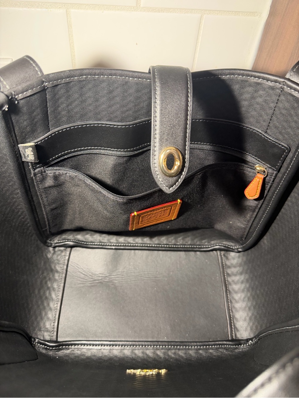 COACH Hadley Turn Lock Tote Bag Toast / Black Straw Smooth Leather - Picture 14 of 14